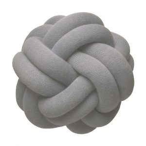 design-house-stockholm-knot-kussen-30-cm