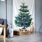 kerstboom op stof aan de muur