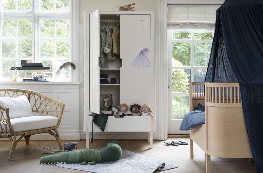 kinderkamer met meegroei ledikant van sebra in beukenhout