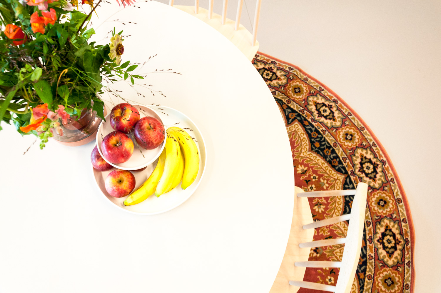 Rotary tray als fruitschaal op de tafel