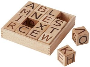 houten blokken met letters kids concept