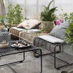 house doctor terras met loungestoelen van bamboe