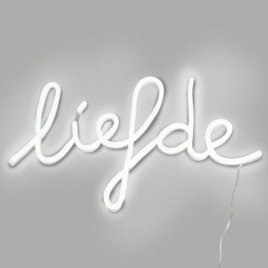 Wandlamp-Neon-liefde-wit-dimbaar-met-remote