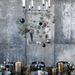 kersttafel zwart met kaarsen kroonluchter house doctor