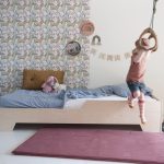 behang en speelmat van byalex in kinderkamer met ringen