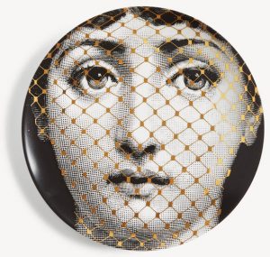 Fornasetti wandbord met gouden accenten no 78