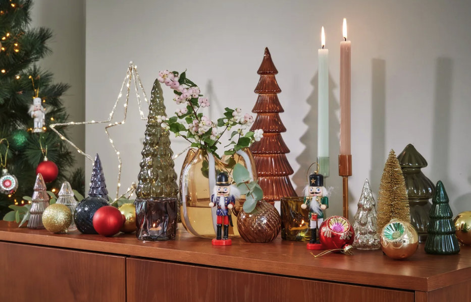 kerst dressoir met kerstbomen